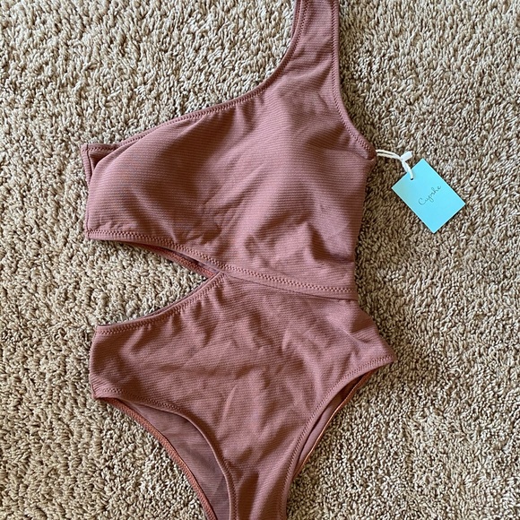 Cupshe One Piece Bathing Suit - Picture 1 of 1